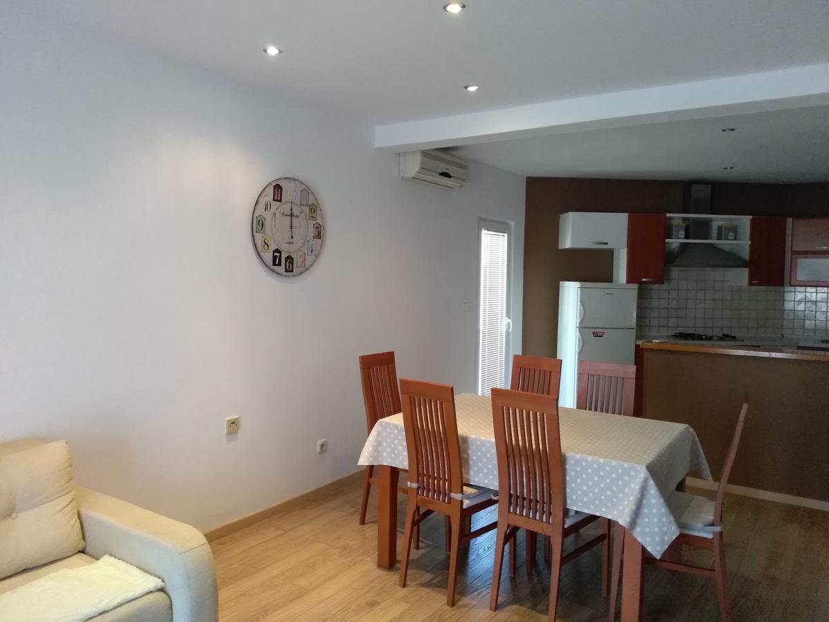 Apartments Davor Biograd Na Moru Buitenkant foto